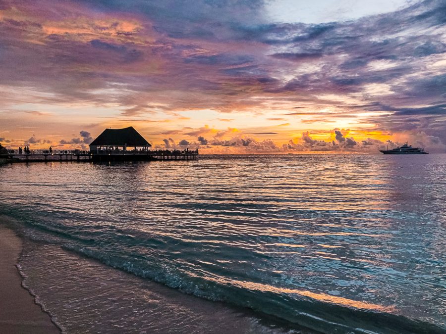 tramonto alle maldive isola di bandos