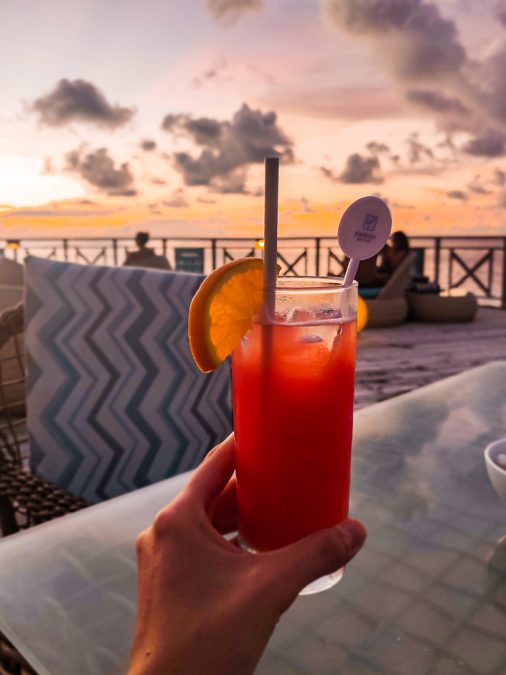 cocktail al tramonto al bandos resort maldive